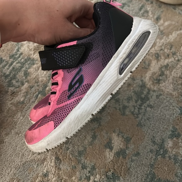 Lot of 2 sneakers LILO & stitch and Skechers Kids' Pink and Black Sneakers - Picture 12 of 15